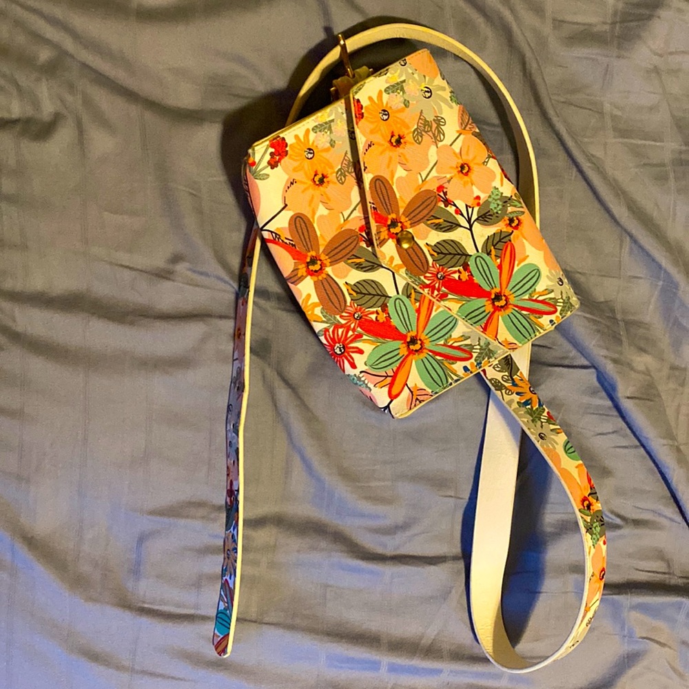 Floral waist belt with small bag